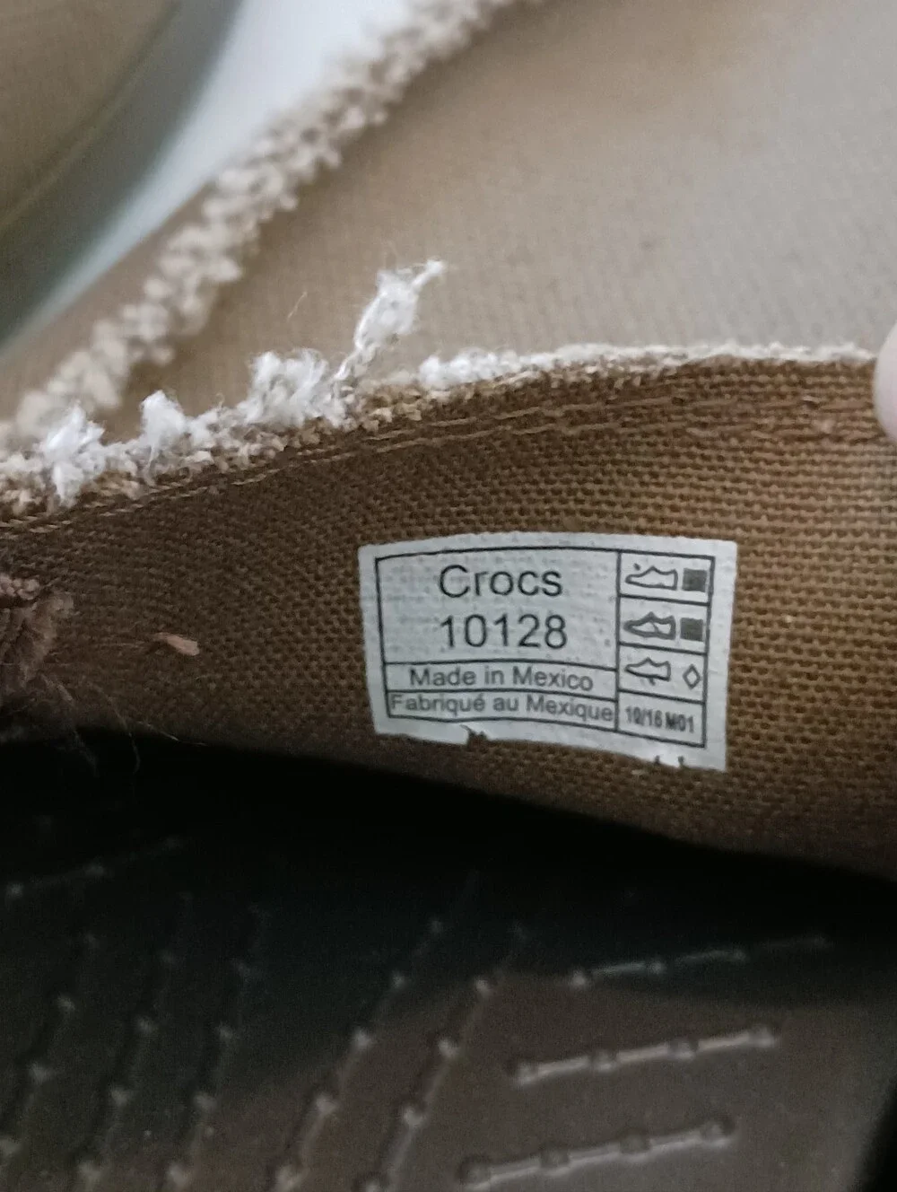 CROCS Santa Cruz Like New Deck Shoes